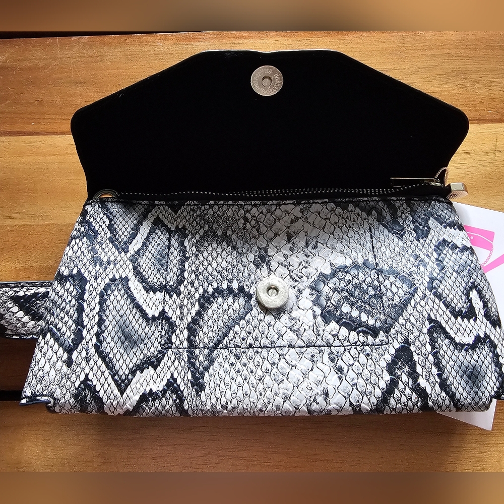 NWT | Casery Convertible Belt Bag & Crossbody - Picture 10 of 16